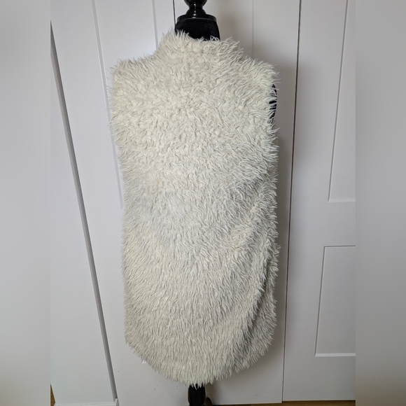 ASHLEY BY 26 INTERNATIONAL Cream HOODED FAUX FUR SHERPA VEST GLAM SIZE S - Picture 6 of 9